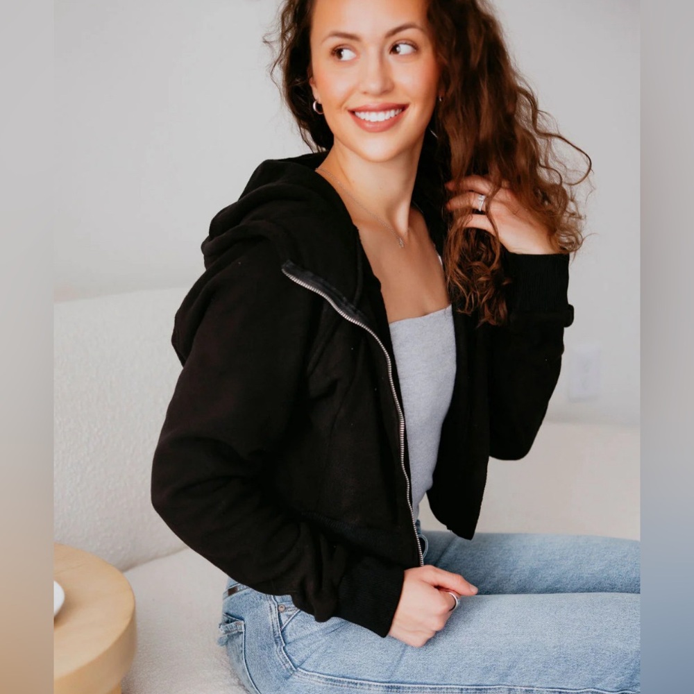 Abercrombie & Fitch Cropped Women's Black Hoodie Jacket
